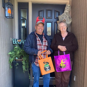 Meet your Posher, The warren funny farm